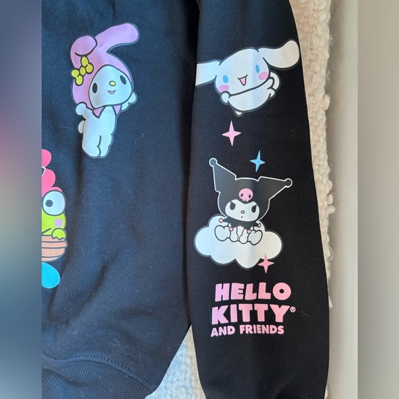 Hello Kitty and Friends Black Hybrid Crewneck Long Sleeve Sweatshirt Ladies (S) - Picture 2 of 3